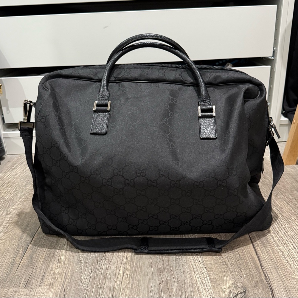 Authentic Gucci duffle weekender